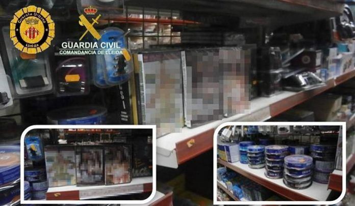 material pornografic