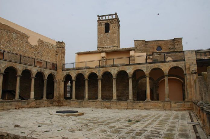 claustre