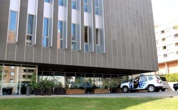 Cinc detinguts a Lleida relacionats amb els altercats del cap de setmana entre grups de menors i comerciants dona