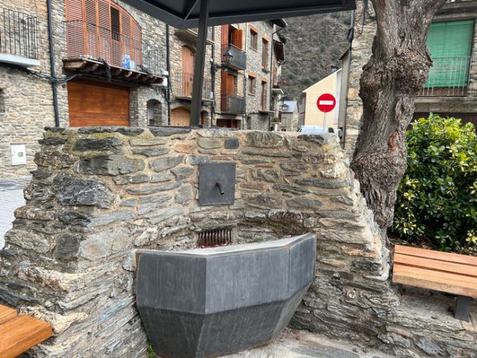font-rialp-tancada