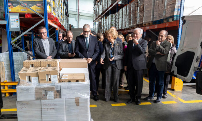La Reina Sofía i les autoritats a les instal·lacions de la Fundació Banc dels Aliments de les Comarques de Lleida