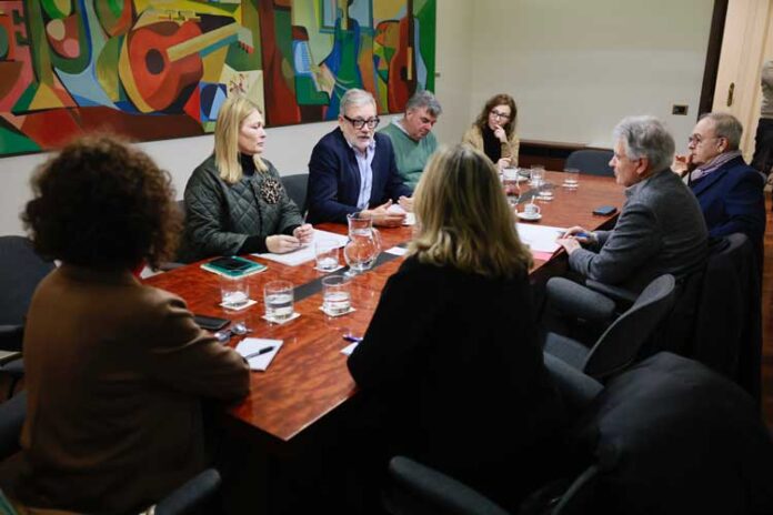 Larrosa s'ha reunit amb les associacions de veïns de Ciutat Jardí i Joc de la Bola-Camp d’Esports en el marc de la Taula Cívica pel trasllat del Centre Penitenciari de Ponent