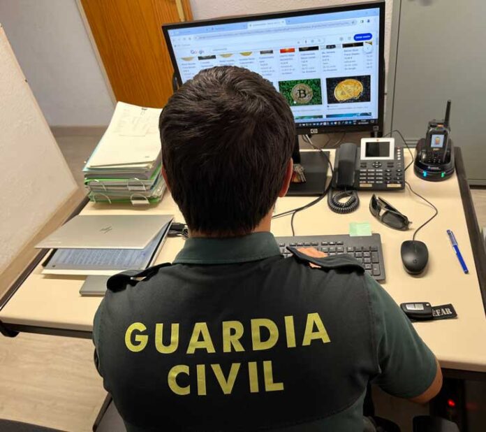 agent-guardia-civil-ordinador
