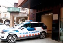 Detingut un home acusat de fer tocaments a dues menors a les piscines municipals de Balaguer
