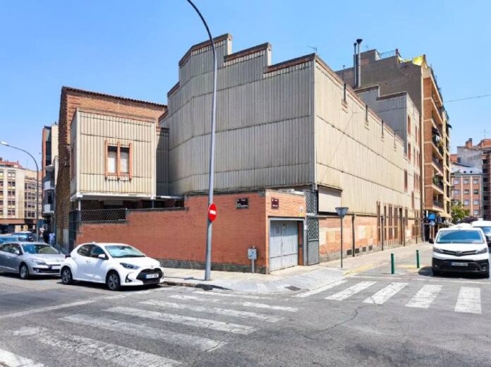 Exterior de la Parròquia de Santa Maria Magdalena de Lleida (JuntsXCat Paeria)