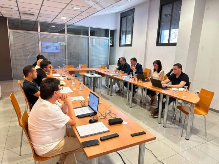 Reunió entre membres de JARC i el conseller d'Agricultura, Òscar Ordeig, a la seu del Departament a Lleida.