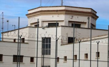 Un pres intenta fugir de la presó de Ponent amb una arma fabricada i amenaces a funcionaris