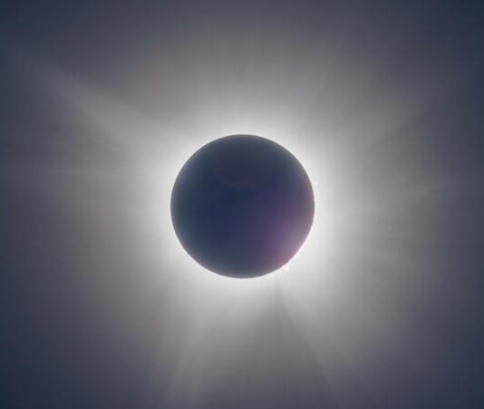Alerten dels perills d’anar a veure l’eclipsi en zones no segures i crida a la “responsabilitat”