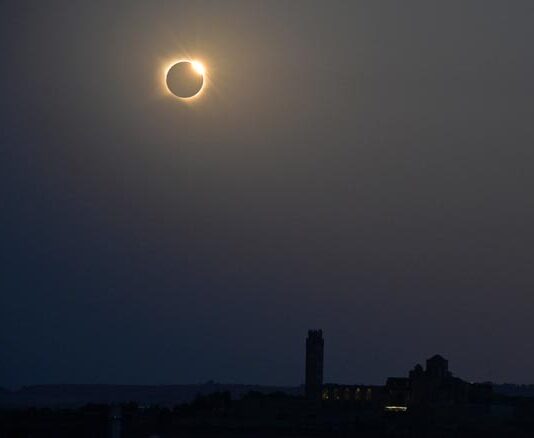 Lleida xifra en 12.500 els assistents als espais de l’eclipsi i en més de 2 MEUR l’impacte econòmic