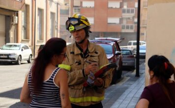 Els veïns de tres immobles de Lleida no podran tornar a casa fins que s’enderroqui l’edifici del taller incendiat