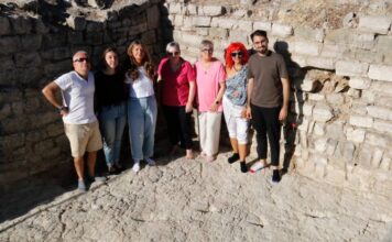 Troben al castell de Cervera vuit petjades fossilitzades d’una espècie d’èquid que va viure fa 30 milions d’anys