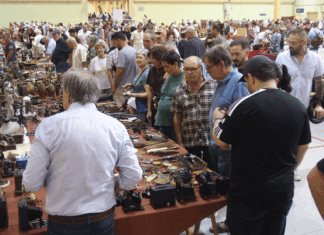 El món dels vehicles clàssics i les antiguitats treu múscul al 31è Expoclàssic de Mollerussa