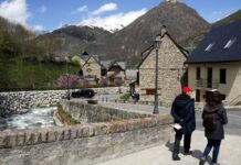 Condemnen una promotora a aïllar acústicament un bloc d’Aran on els veïns se senten parlar a través de les parets