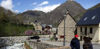 Condemnen una promotora a aïllar acústicament un bloc d’Aran on els veïns se senten parlar a través de les parets