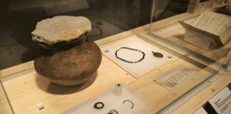 El Museu de la Noguera inaugura l’exposició “Viure la mort”, producció de la Xarxa de Museus de les Terres de Lleida i Aran que proposa un recorregut per la vivència de la mort al llarg del temps