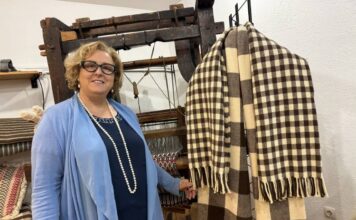 La indústria més antiga de l’Alta Ribagorça fa 150 anys i continua confeccionant mantes artesanalment