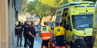 Ferit greu un nen en caure del balcó d’un segon pis a Mollerussa