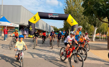 Balaguer celebra la 36a Festa de la Bicicleta amb la participació de més de 100 persones