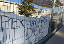 Alumnes d’un institut de Mollerussa protesten faltant a classe per la supressió de les colònies i sortides escolars